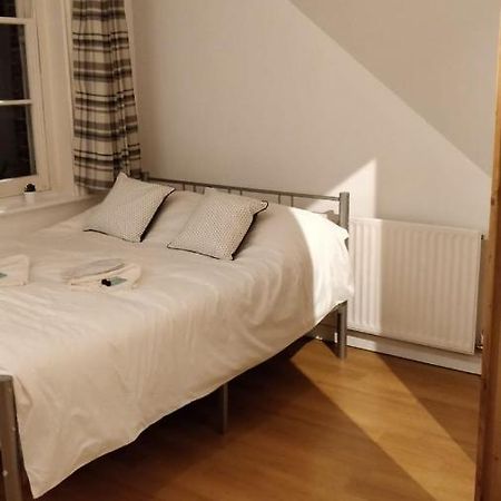 Fieldgate Spacious Rooms London Bagian luar foto
